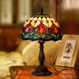 Lampe de table en vitrail...