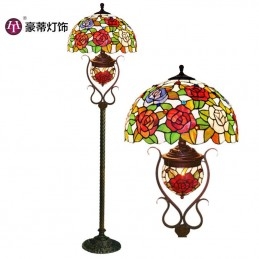 Lampadaire Vitrail Tiffany...